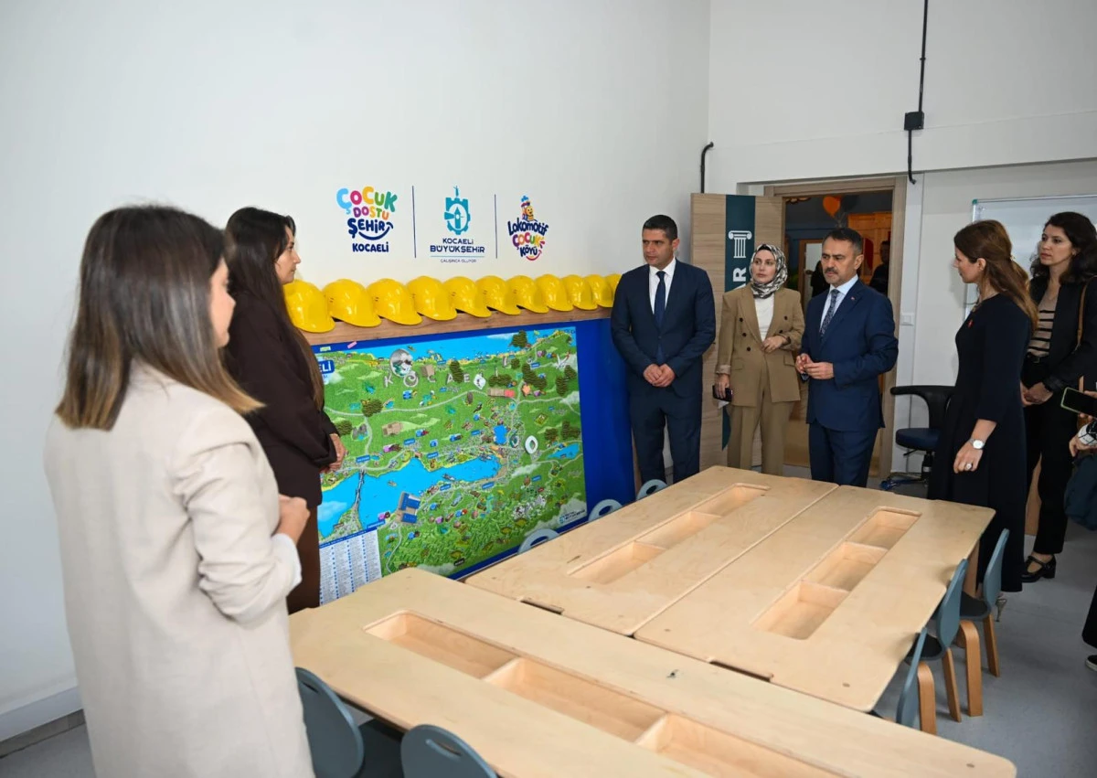 Vali Aktaş, Kocaeli B&uuml;y&uuml;kşehir Belediyesi Anne Şehir Merkezi Lotus ve Lokomotif &Ccedil;ocuk  K&ouml;y&uuml;&rsquo;n&uuml; Ziyaret Etti