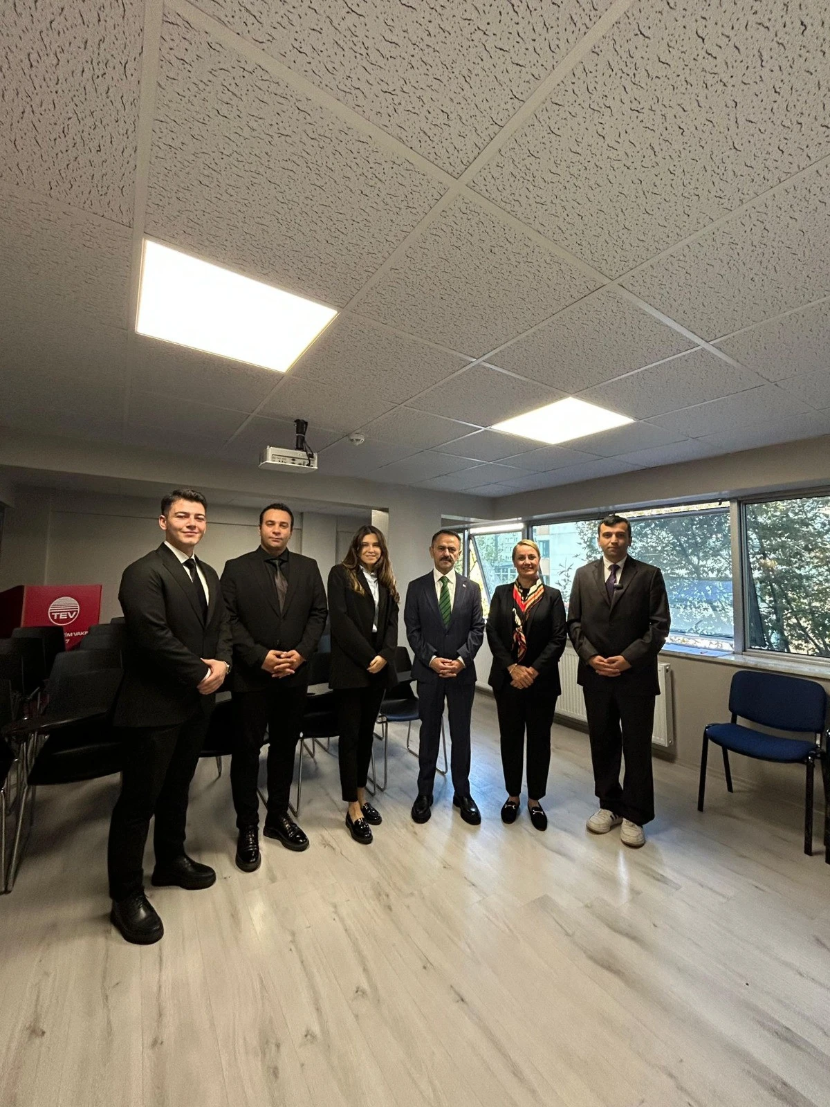 Vali Aktaş, Türk Eğitim Vakfı Kocaeli Şubesini Ziyaret Etti