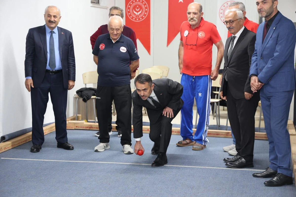 Vali İlhami Aktaş, 1 Ekim D&uuml;nya Yaşlılar G&uuml;n&uuml; M&uuml;nasebetiyle Gebze Huzurevi&rsquo;ni Ziyaret Etti