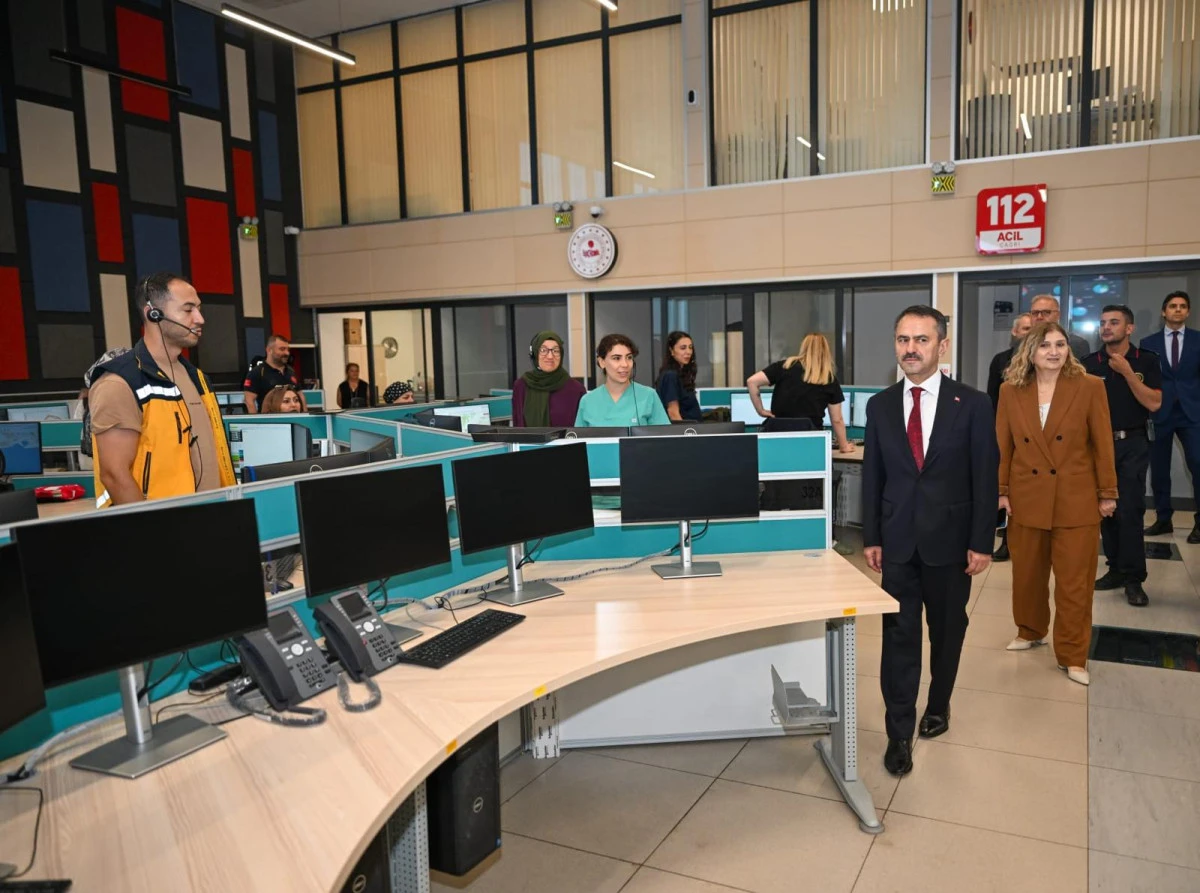 Vali İlhami Aktaş, 112 Acil &Ccedil;ağrı Merkezi&rsquo;nde İncelemelerde Bulundu