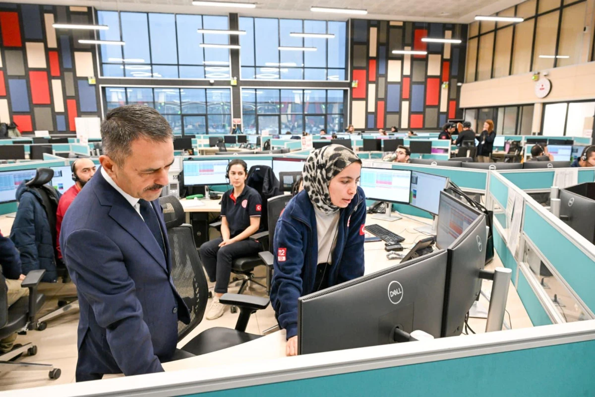 Vali İlhami Aktaş, 112 Acil &Ccedil;ağrı Merkezinde İncelemelerde Bulundu