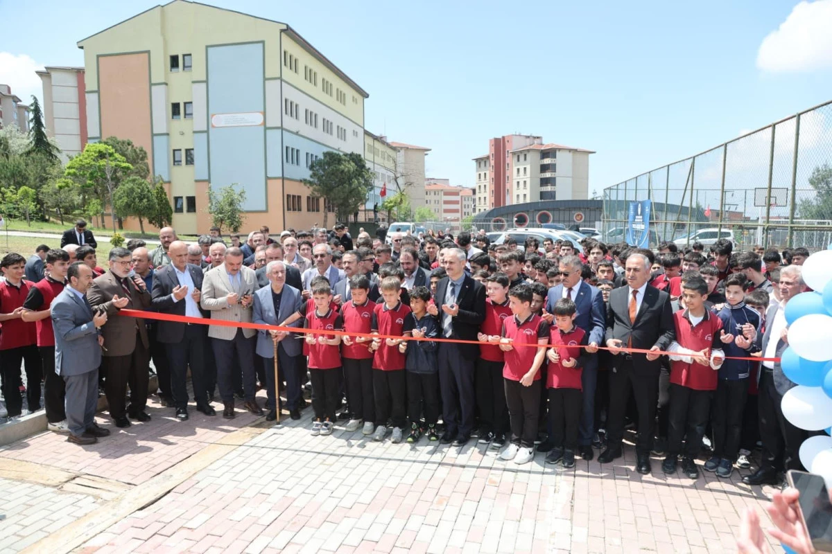 Vali İlhami Aktaş, &Ccedil;ayırova Şehit Er M&uuml;cahit Okur Anadolu İmam Hatip Lisesi Toplu A&ccedil;ılış T&ouml;renine Katıldı
