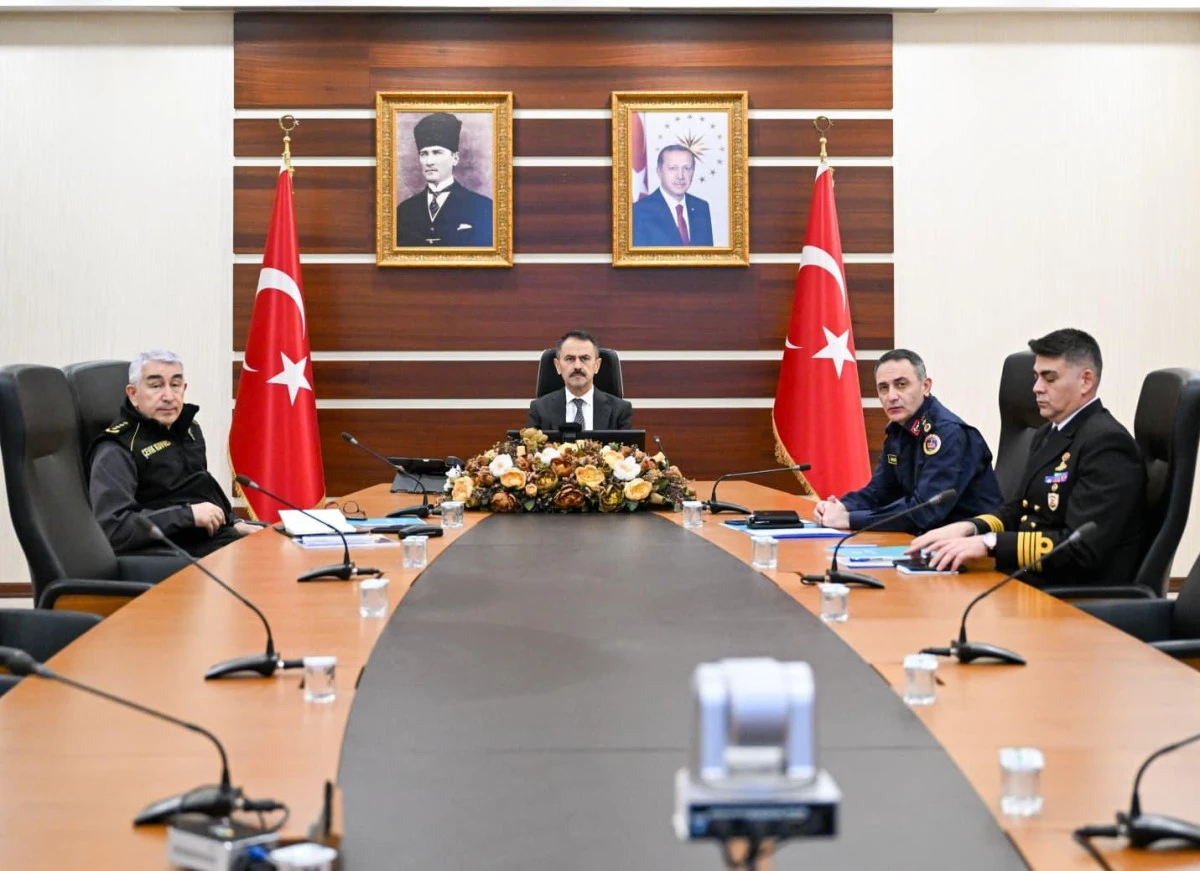 Vali İlhami Aktaş, İ&ccedil;işleri Bakanı Sayın Ali Yerlikaya Başkanlığında VKS &Uuml;zerinden Ger&ccedil;ekleştirilen Toplantıya Katıldı