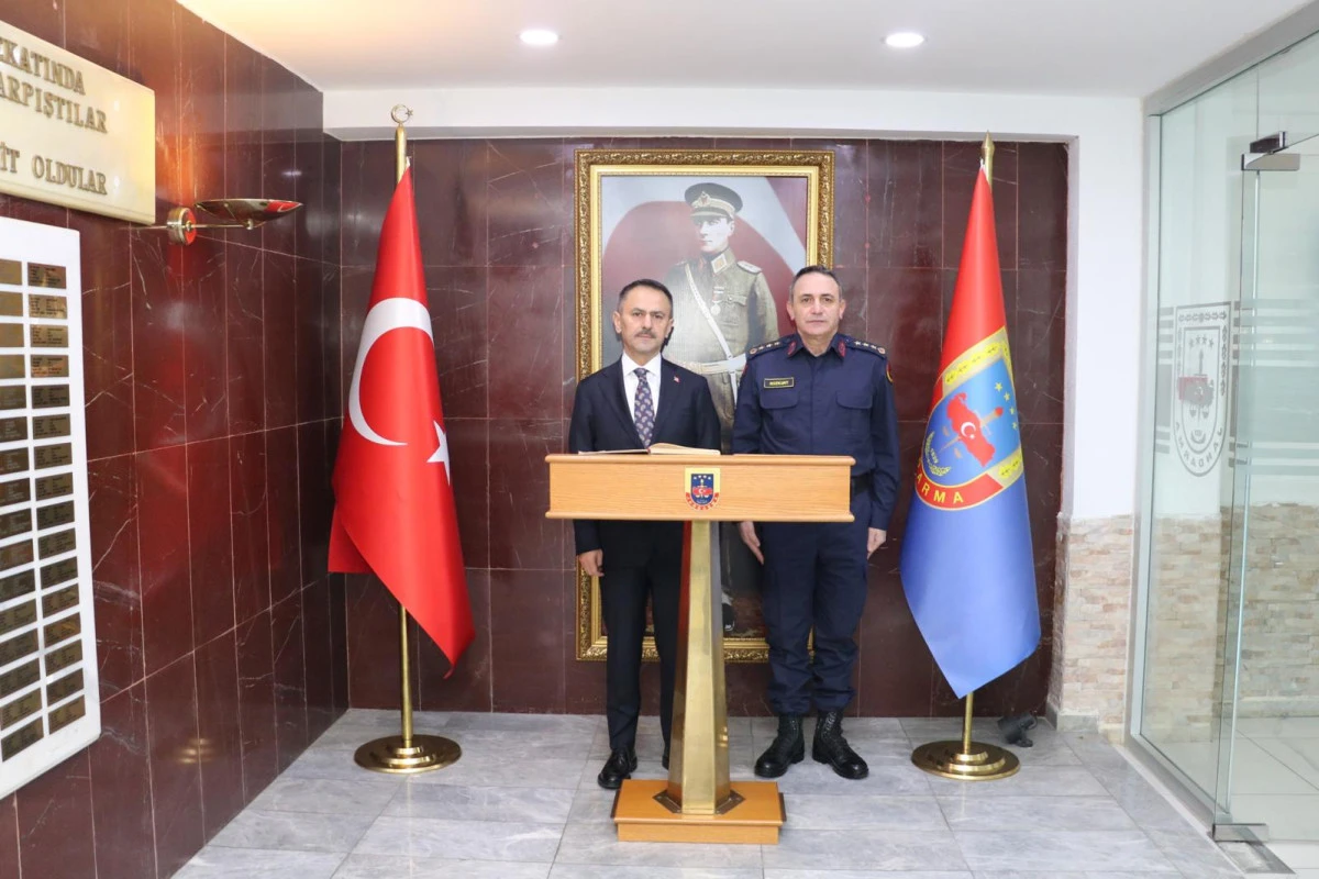 Vali İlhami Aktaş, İl Jandarma Komutanlığında İncelemelerde Bulundu