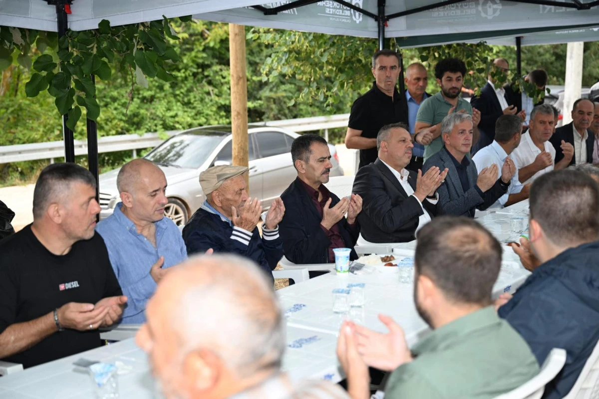 Vali İlhami Aktaş, İzmit Arpalıkihsaniye Mahallesi Mevlid Programına Katıldı