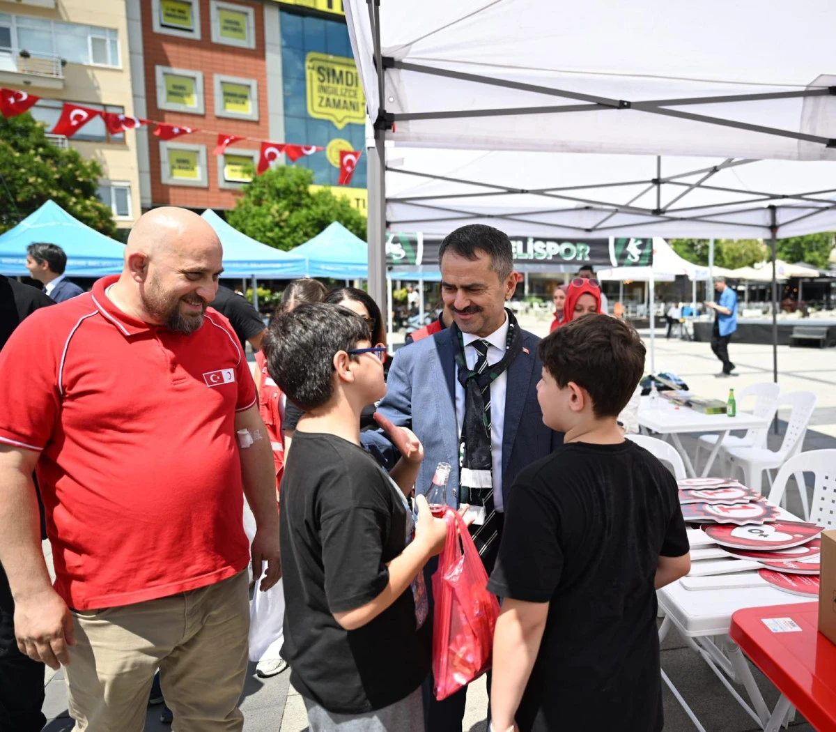 Vali İlhami Aktaş, Kan Bağışı Alanını Ziyaret Etti