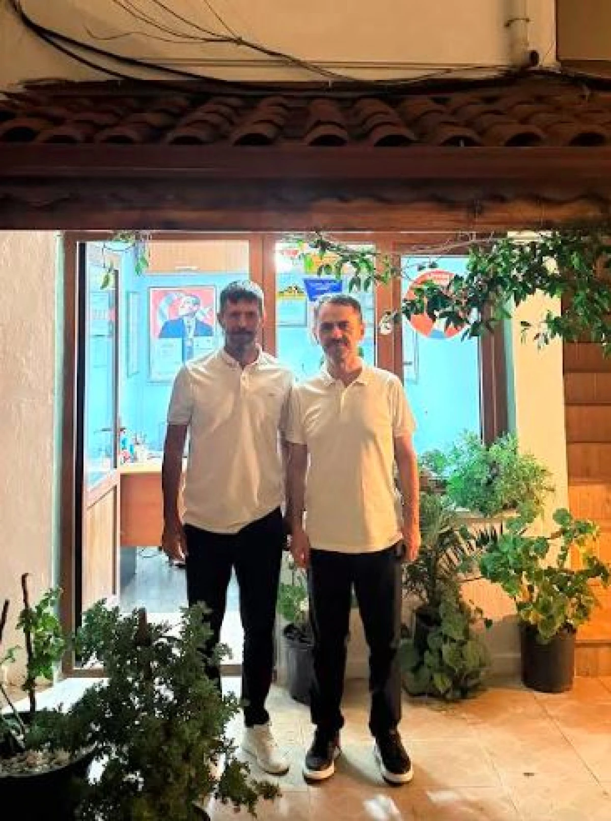Vali İlhami Aktaş, Kandıra Kerpe Mahalle Muhtarı Olcay Aktaş&rsquo;ı Ziyaret Etti