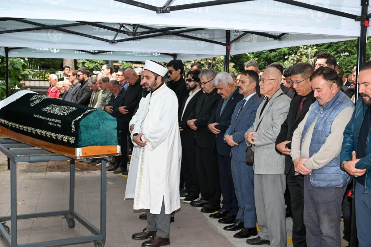 Vali İlhami Aktaş, Kara Kuvvetleri Komutanı Orgeneral Metin Tokel'in Kayınbabası Nurettin  Pekdemir'in Cenaze Namazına Katıldı