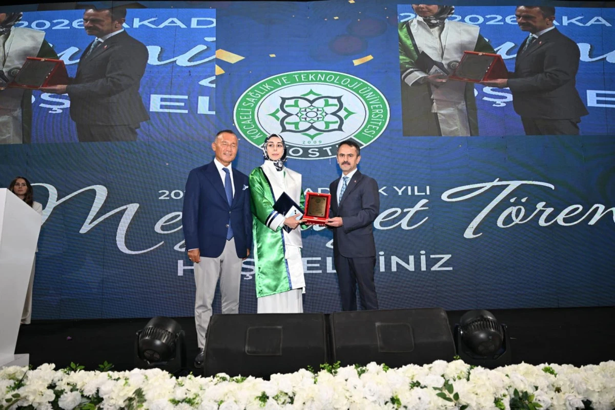 Vali İlhami Aktaş, Kocaeli Sağlık ve Teknoloji &Uuml;niversitesi 2025-2026 Akademik Yılı Mezuniyet T&ouml;renine Katıldı