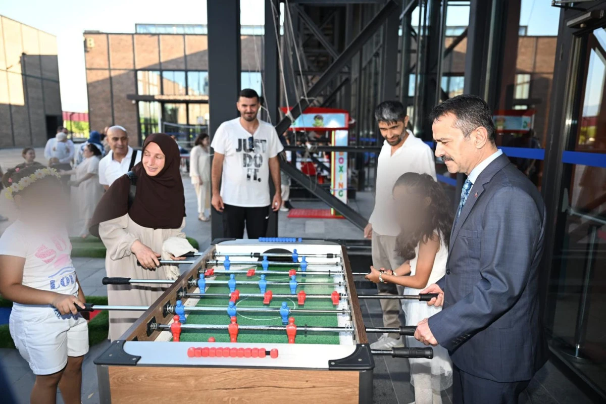 Vali İlhami Aktaş, Koruyucu Aileler ile Yemek Programında Buluştu