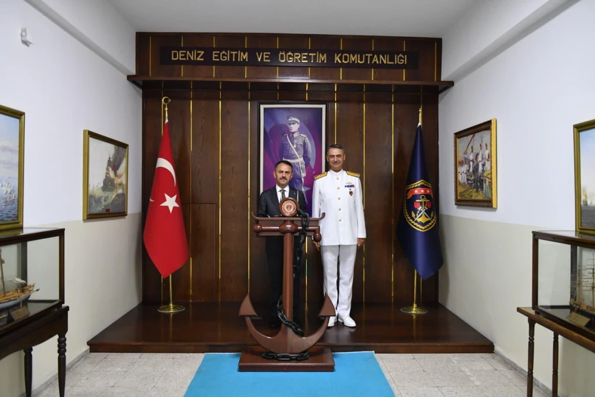 Vali İlhami Aktaş&rsquo;tan, Deniz Eğitim- &Ouml;ğretim ve Garnizon Komutanı T&uuml;mamiral Y&uuml;cel  Darcan'a Hayırlı Olsun Ziyareti
