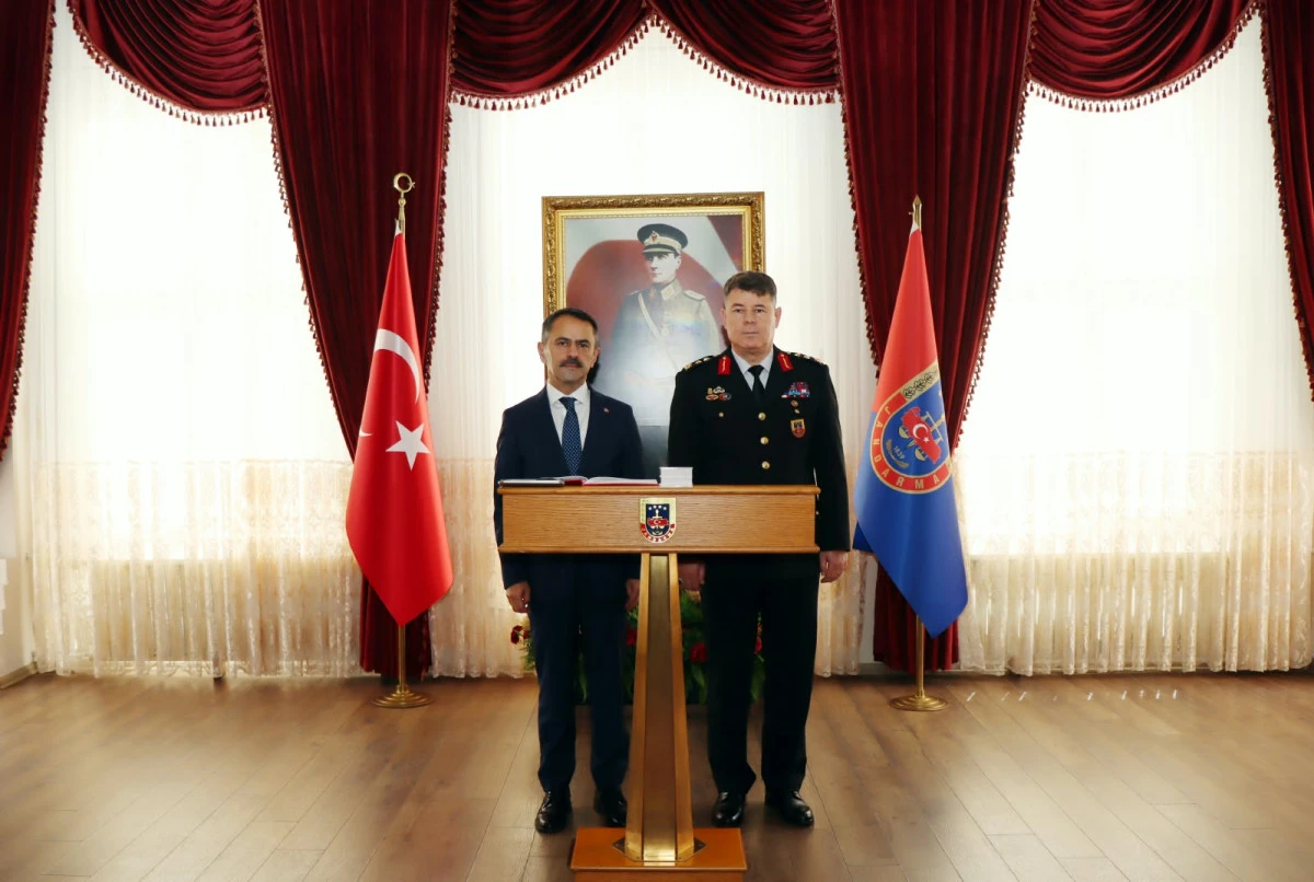 Vali İlhami Aktaş&rsquo;tan, İstanbul İl Jandarma Komutanı T&uuml;mgeneral İdris Tataroğlu'na Hayırlı  Olsun Ziyareti