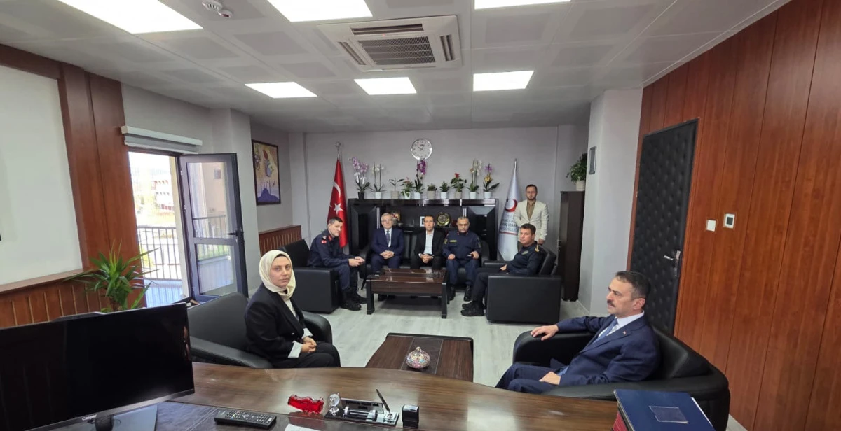 Vali İlhami Aktaş&rsquo;tan, Kocaeli İl G&ouml;&ccedil; İdaresi M&uuml;d&uuml;r&uuml; Selin Bilgin Altuntaş'a Hayırlı Olsun  Ziyareti
