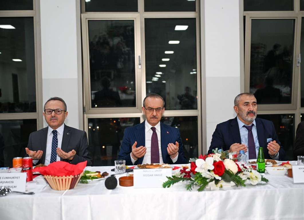 Vali Yavuz, Gebze’de Sanayicilerimizle İftar Sofrasında Bir Araya Geldi