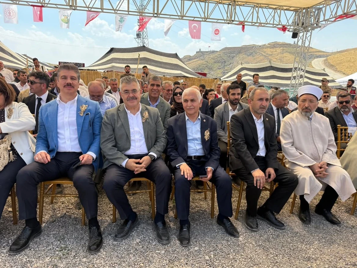 Veysel Tipioğlu, Cudi Dağı&rsquo;ndaki Hz. Nuh Anma Programına Katıldı