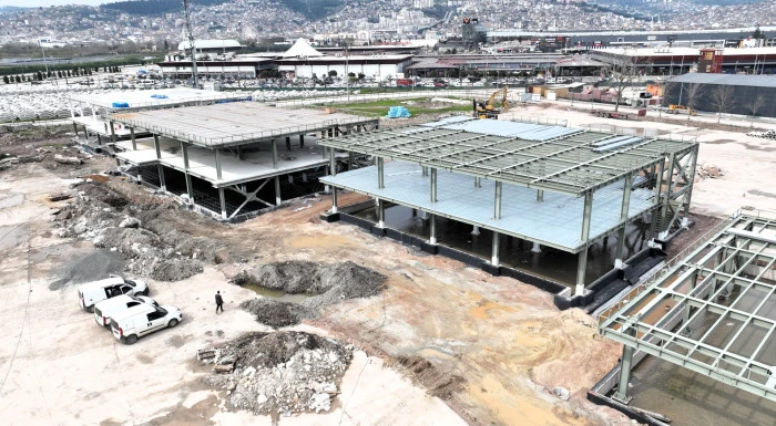 Yapılar y&uuml;kseliyor, merkez şeklini alıyor