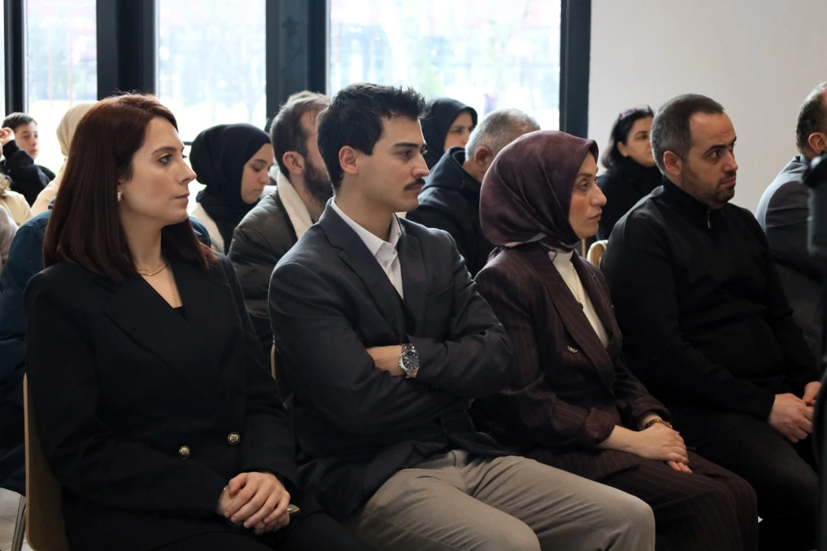 Yazar Alev Alatlı, adını taşıyan k&uuml;t&uuml;phanede anıldı