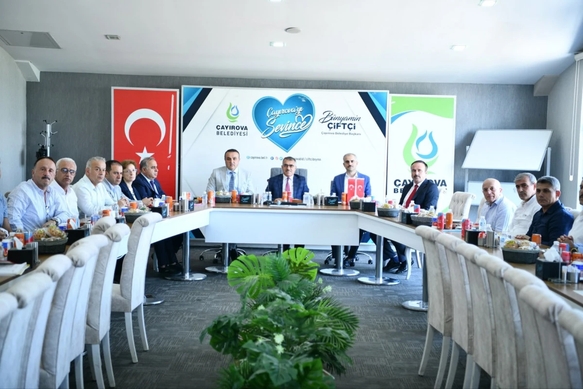 Yeni Eğitim &Ouml;ğretim D&ouml;nemi &Ouml;ncesi &Ccedil;ayırova&rsquo;da Eğitim Toplantısı