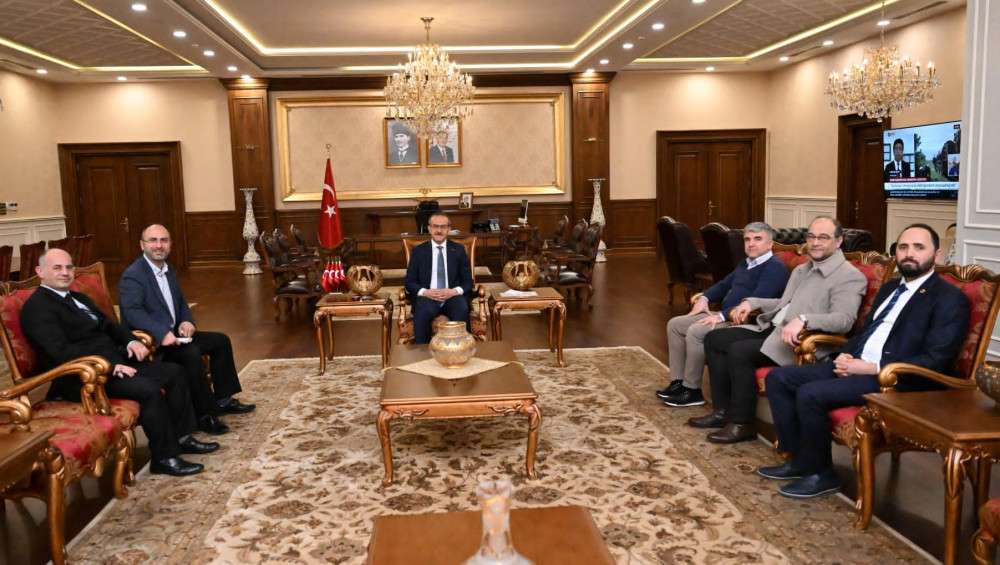 YENİAD Kocaeli Vali Yavuz’u ziyaret etti.