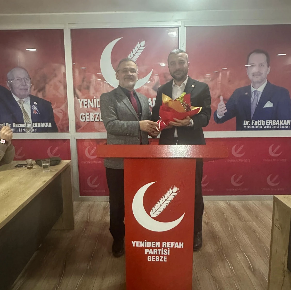 Yeniden Refah Gebze&rsquo;de Bayrak Değişimi: Engin Kılı&ccedil; G&ouml;revi Halil Bilikci&rsquo;ye Devretti