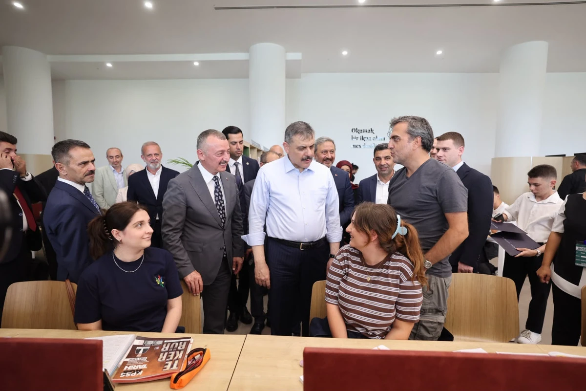 &ldquo;Yeter ki siz okuyun, &ccedil;alışın&rdquo;