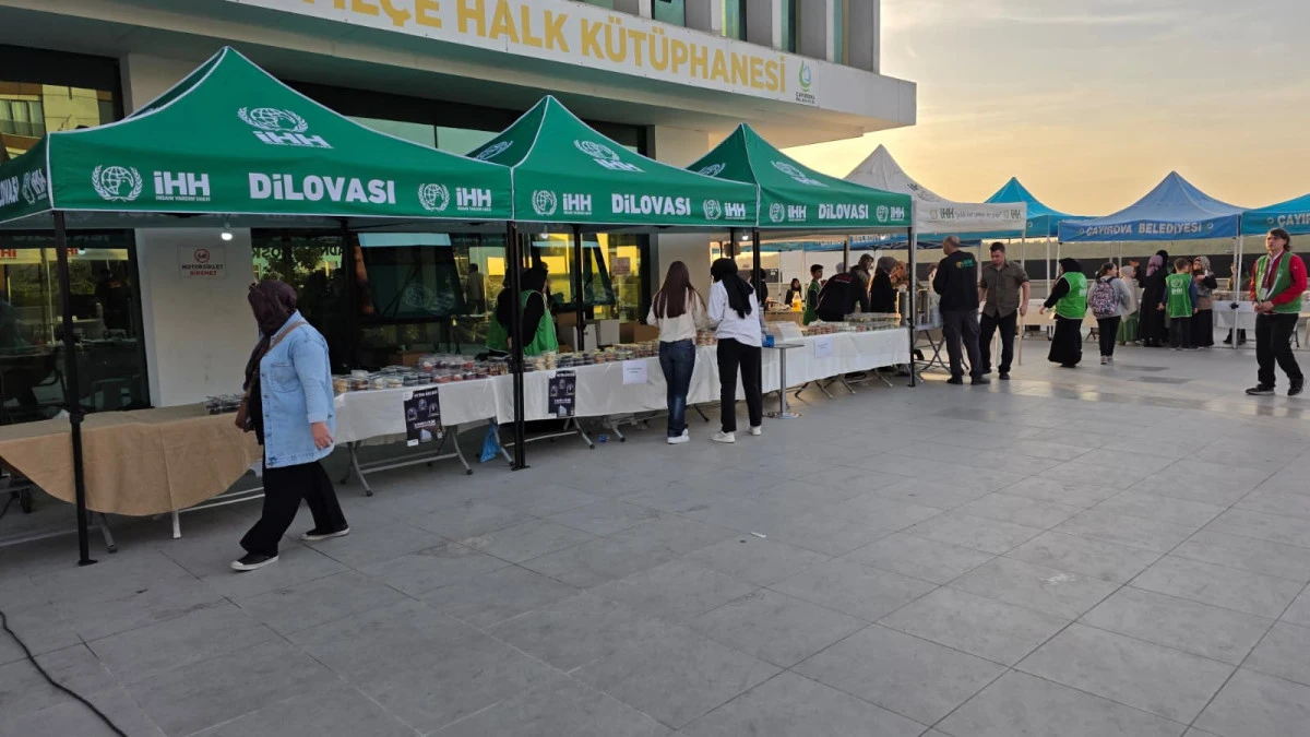 Yetim Gecesine Yoğun İlgi Salon Doldu Taştı