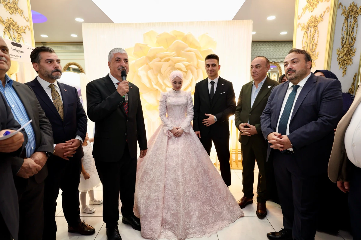 Yıldırım ve Karaman ailelerinin mutlu g&uuml;n&uuml;: Yusuf ile Enise nişanlandı