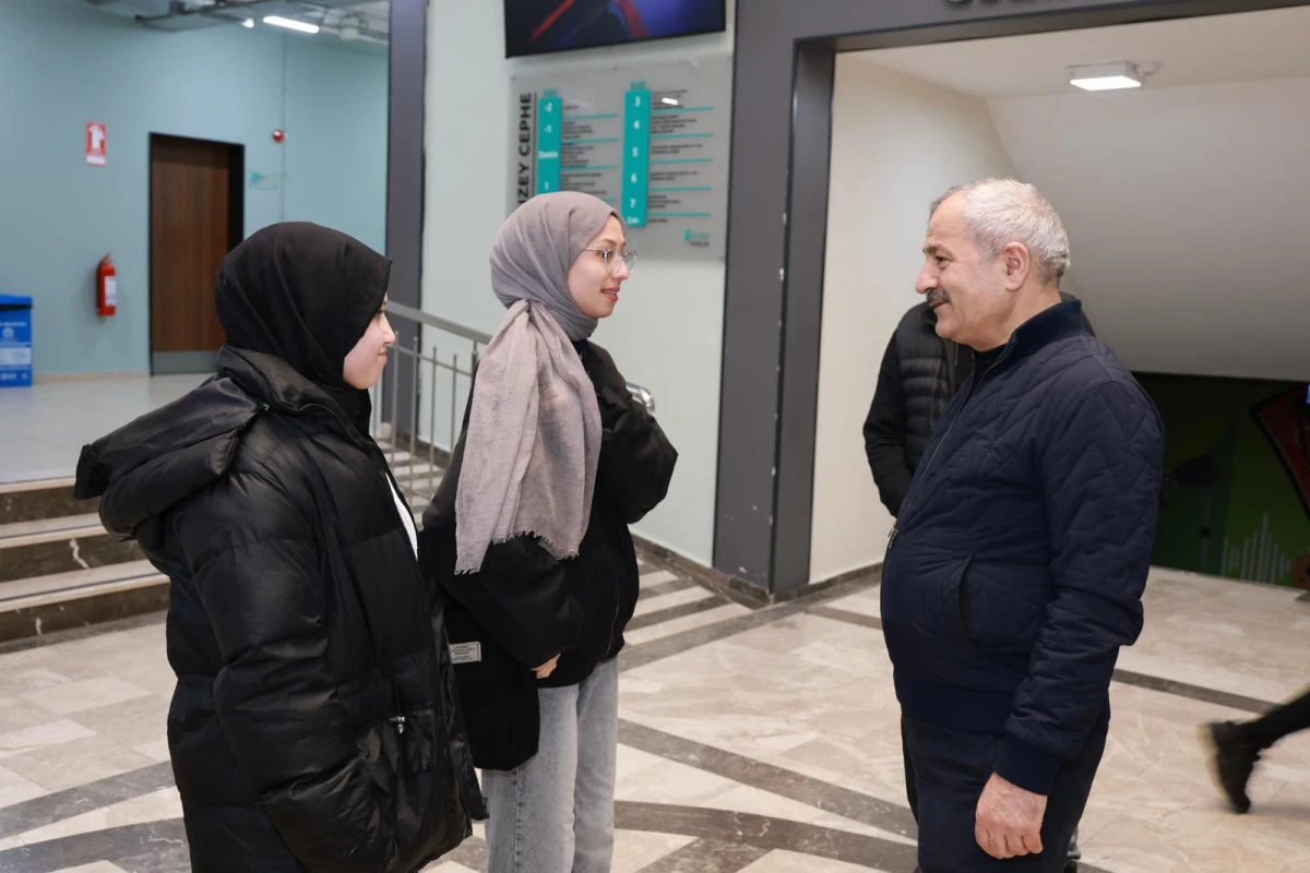 YKS DENEME SINAVI &Ouml;NCESİ BAŞKAN B&Uuml;Y&Uuml;KG&Ouml;Z GEN&Ccedil;LERLE BİR ARAYA GELDİ