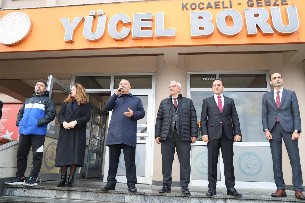 Yücel Boru Fen Lisesi’nde Bayrak Töreni